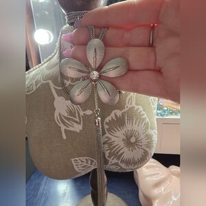 Beautiful Silver Flower Necklace